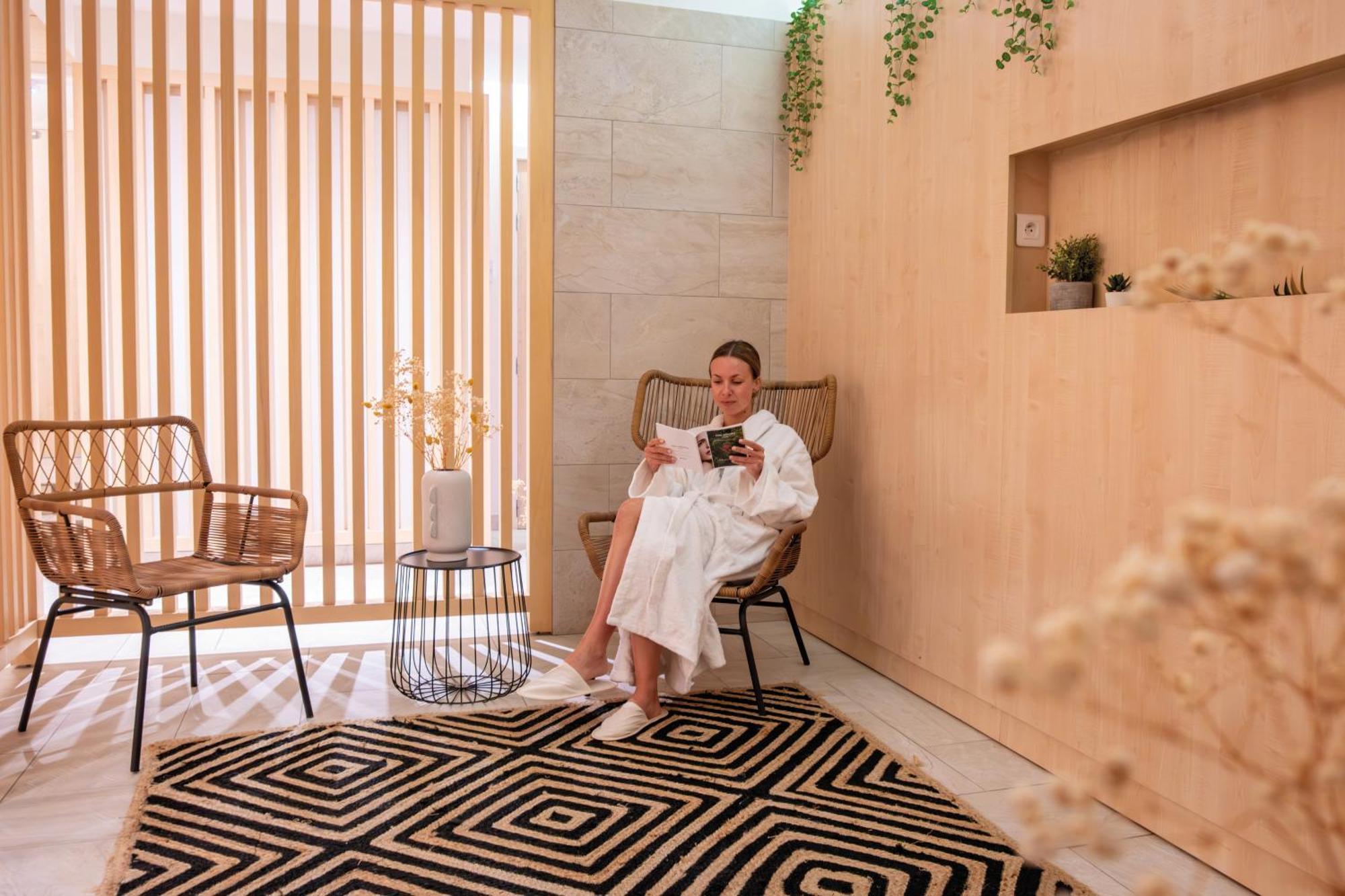 Hotel Helios & Spa - Ile Des Embiez シス・フール・レ・プラージュ エクステリア 写真